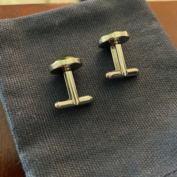 vintage “emerald green” and silver cuff links - Picture 4 of 5